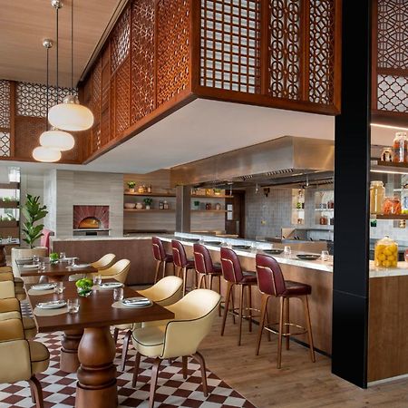 Abesq Doha Hotel And Residences, An Ihg Hotel المظهر الخارجي الصورة The Kitchen at The Westin Dubai