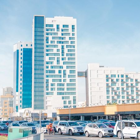 Abesq Doha Hotel And Residences, An Ihg Hotel المظهر الخارجي الصورة Al-Emarat Hospital