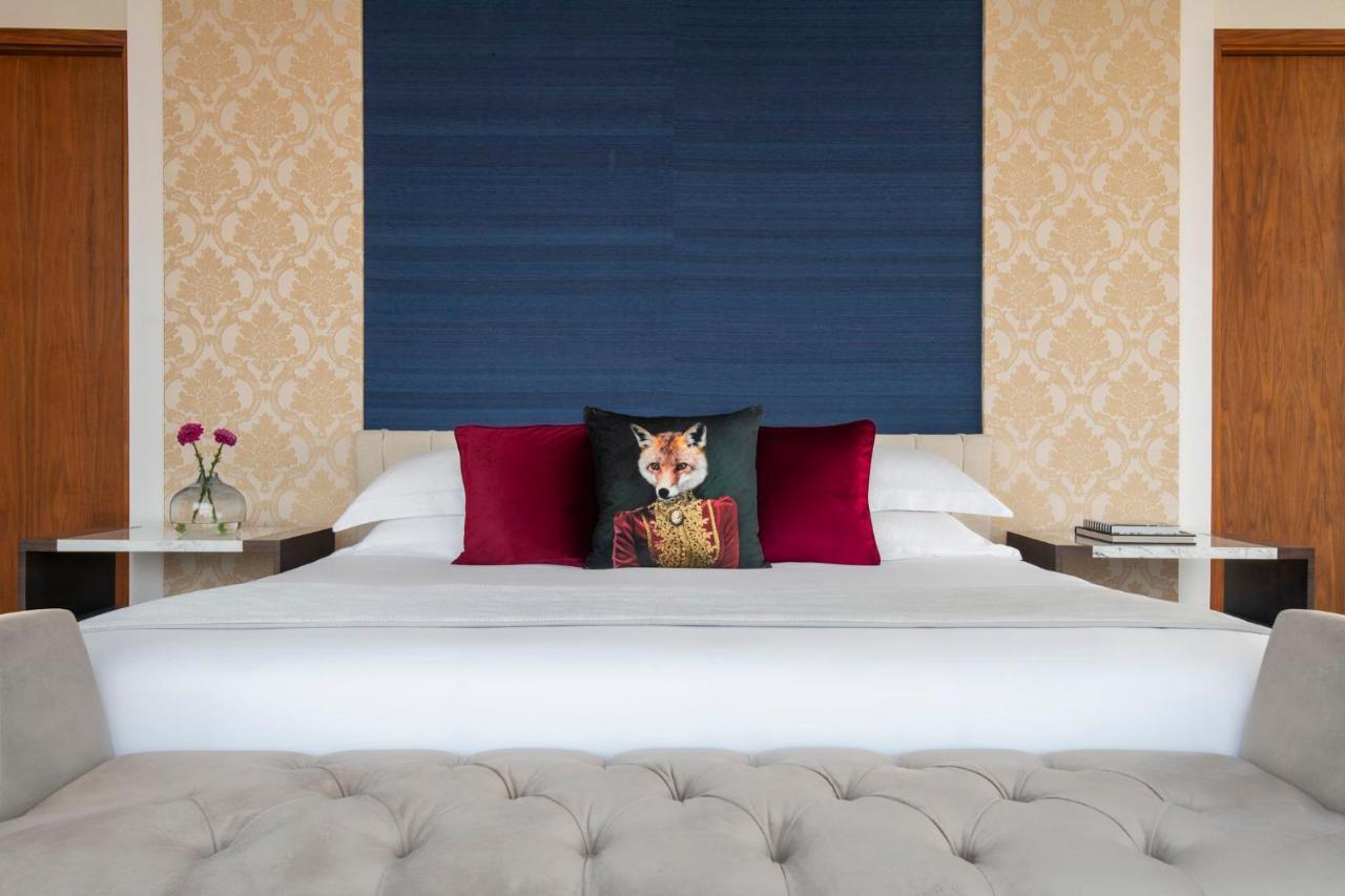 Abesq Doha Hotel And Residences, An Ihg Hotel المظهر الخارجي الصورة A bedroom at the hotel