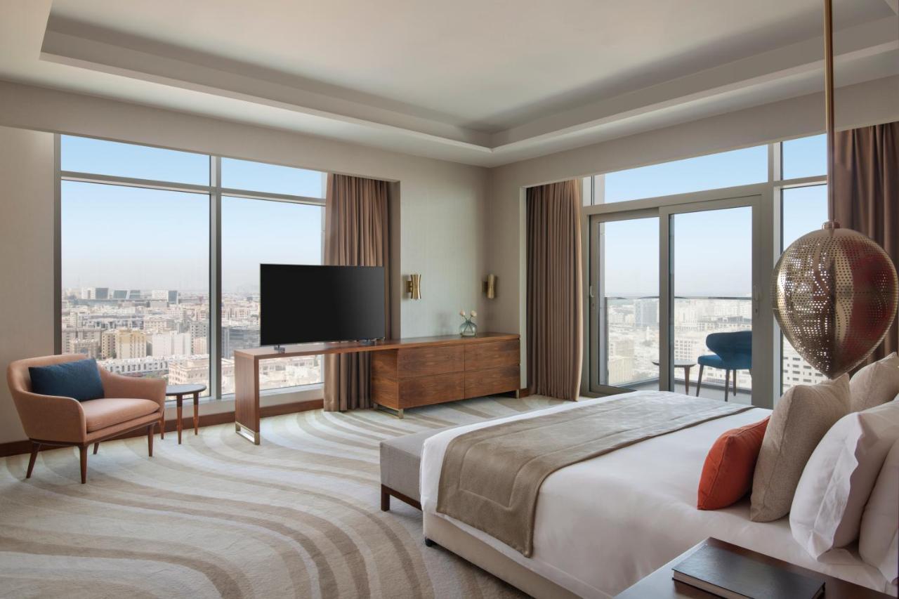 Abesq Doha Hotel And Residences, An Ihg Hotel المظهر الخارجي الصورة A bedroom at the hotel