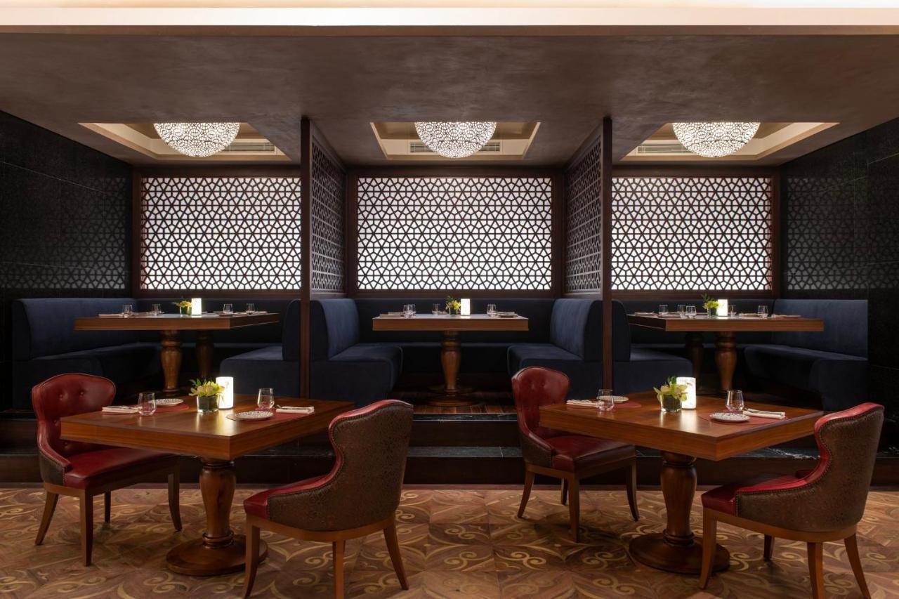 Abesq Doha Hotel And Residences, An Ihg Hotel المظهر الخارجي الصورة The interior of the restaurant