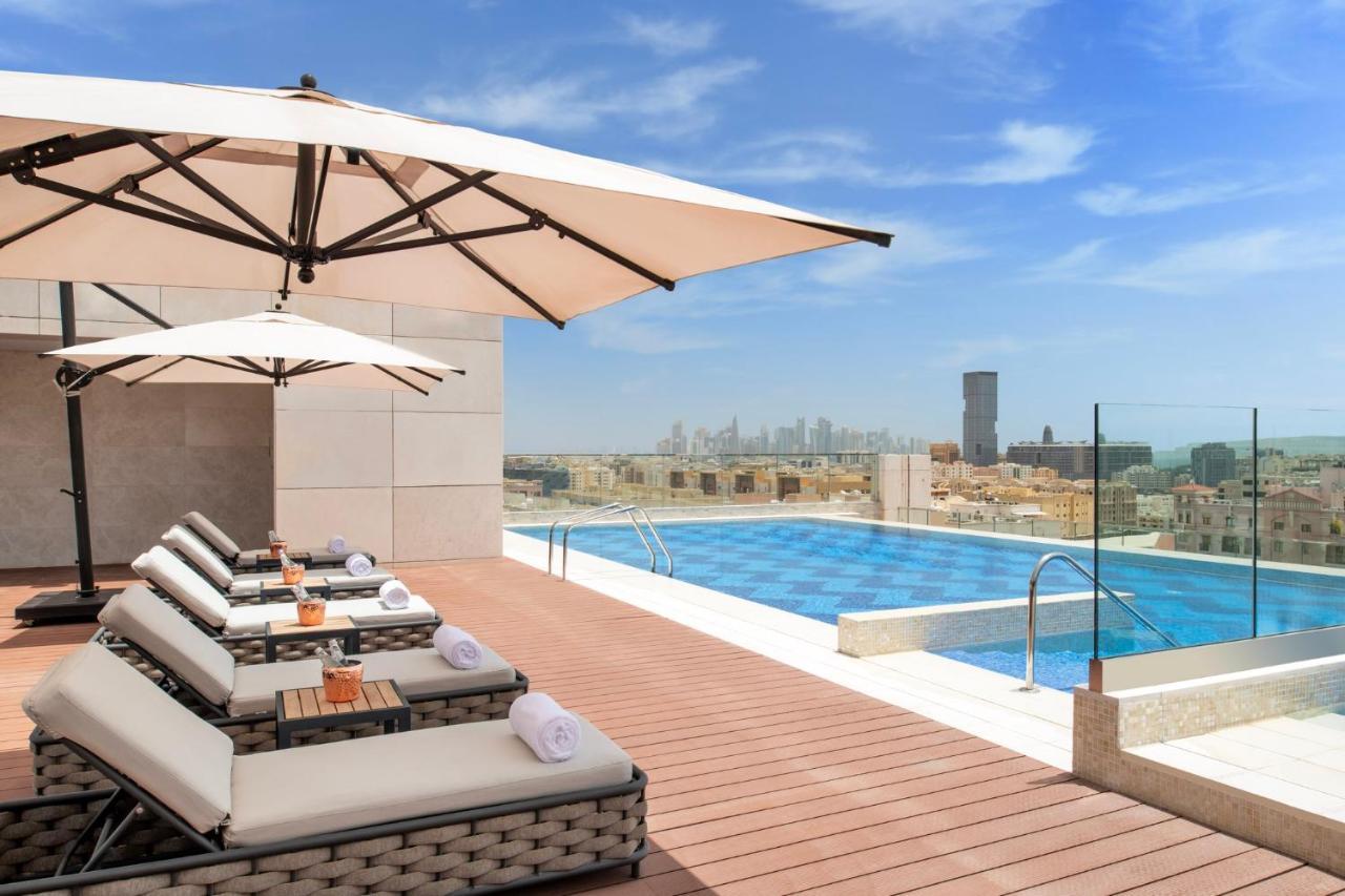 Abesq Doha Hotel And Residences, An Ihg Hotel المظهر الخارجي الصورة Rooftop pool