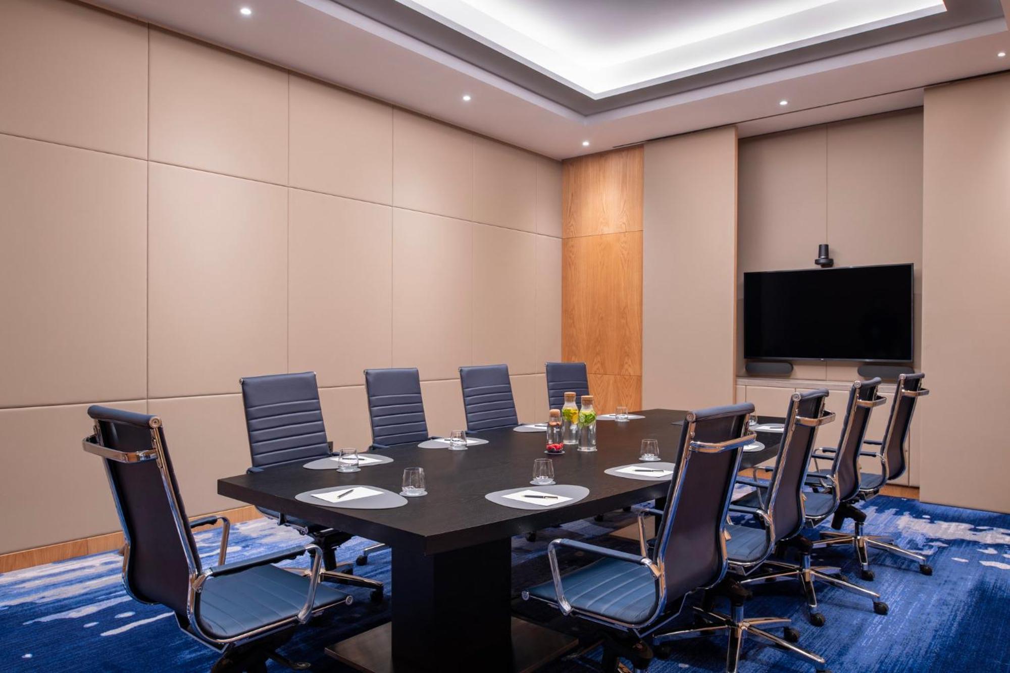 Abesq Doha Hotel And Residences, An Ihg Hotel المظهر الخارجي الصورة Meeting room